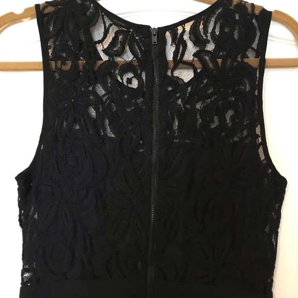 Beautiful lace, black BCBG dress - Picture 4 of 6